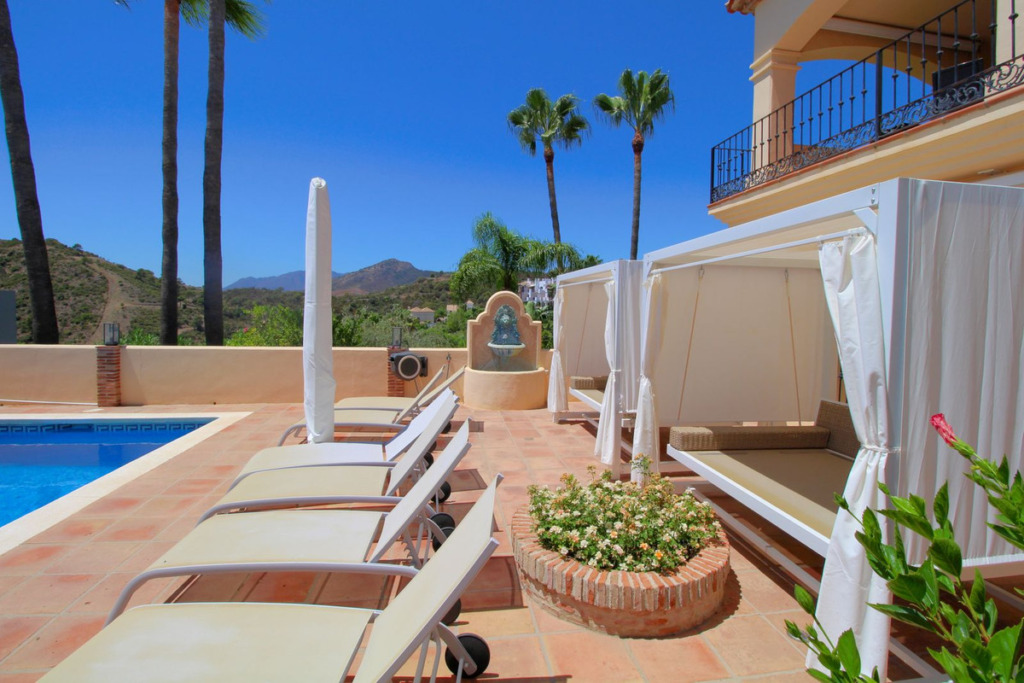 Detached Villa — Los Arqueros