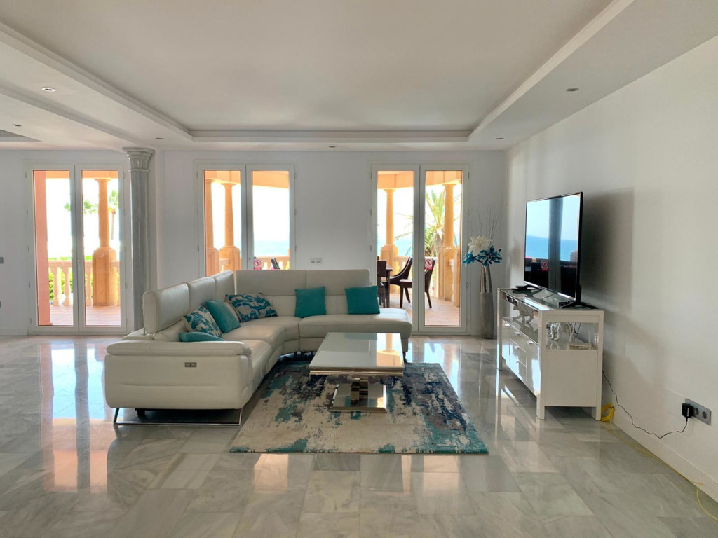 Detached Villa — Calahonda