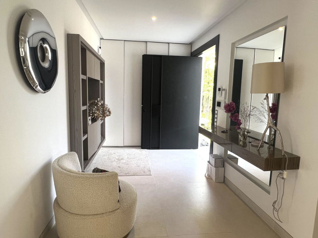 Detached Villa — Nueva Andalucía
