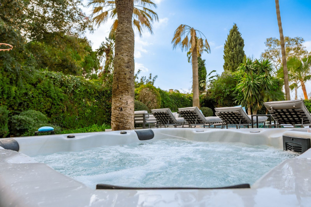 Detached Villa — El Paraiso