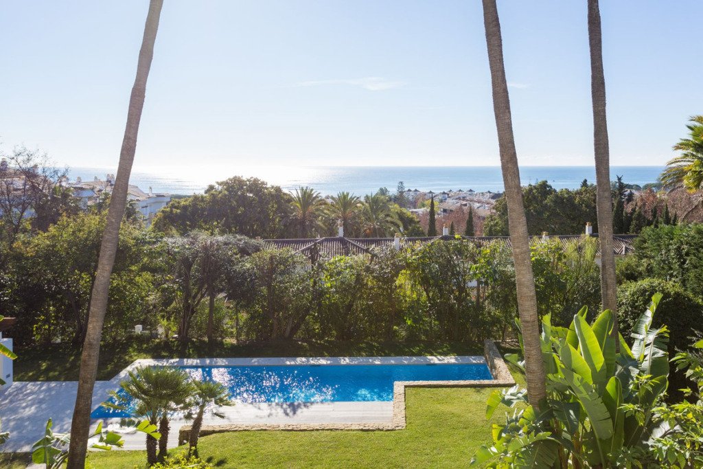 Detached Villa — The Golden Mile
