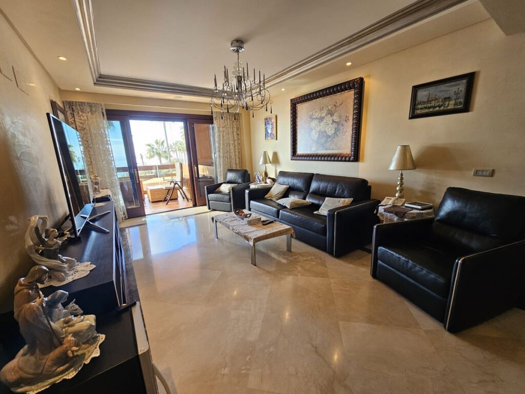 Middle Floor Apartment — Estepona