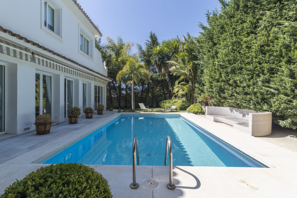 Detached Villa — Los Monteros