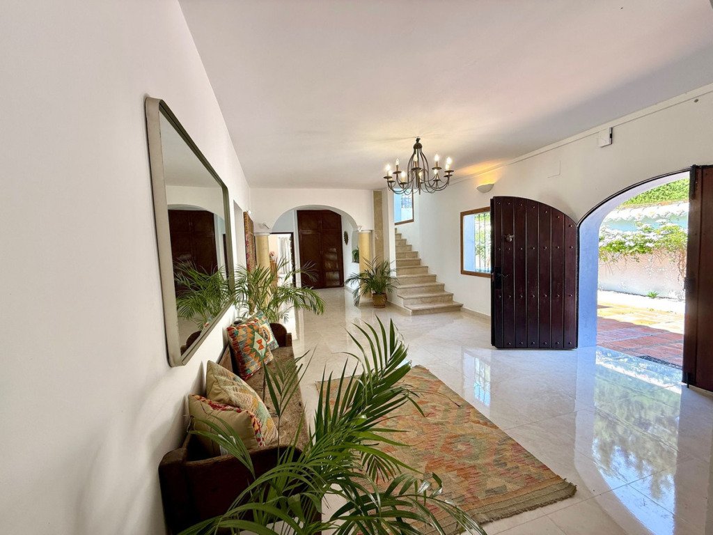 Detached Villa — Guadalmina Alta