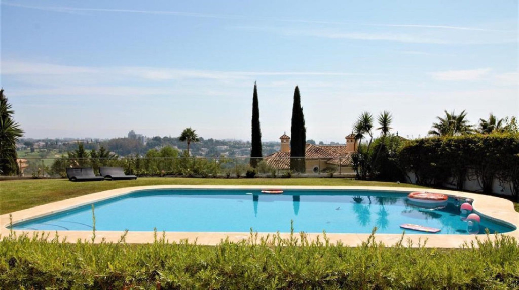 Detached Villa — El Paraiso
