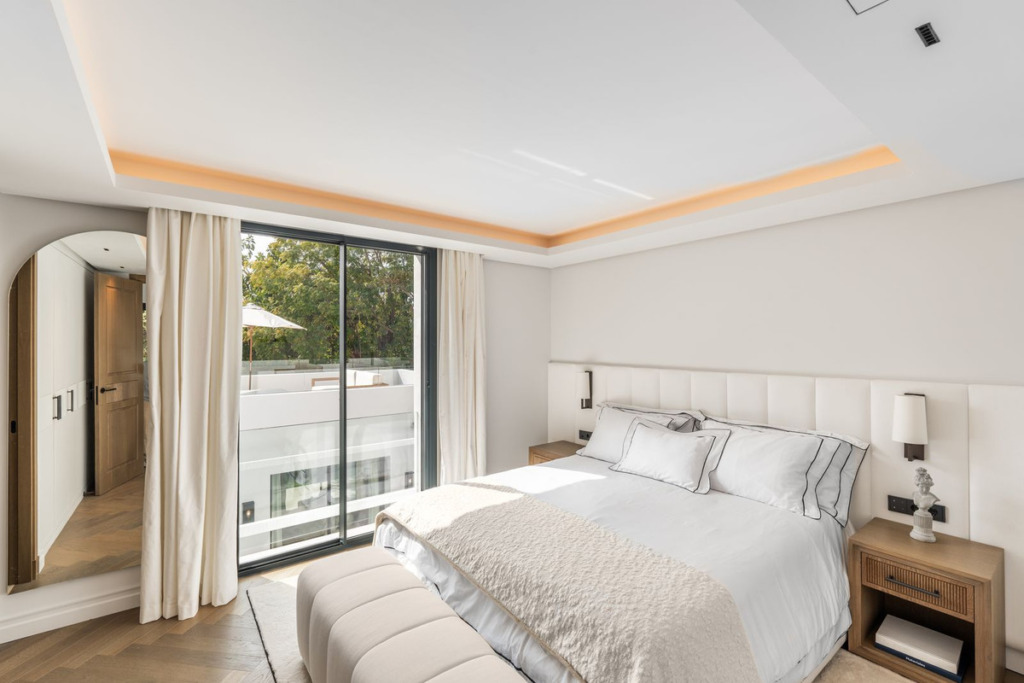 Detached Villa — Las Brisas