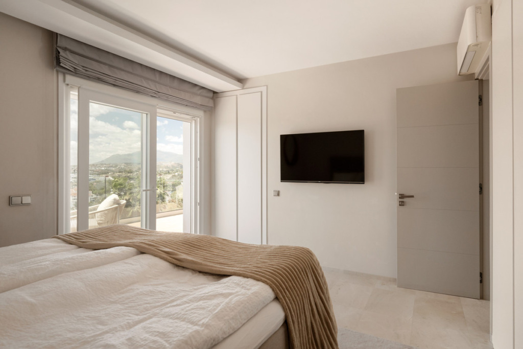 Villa – Chalet — Nueva Andalucía