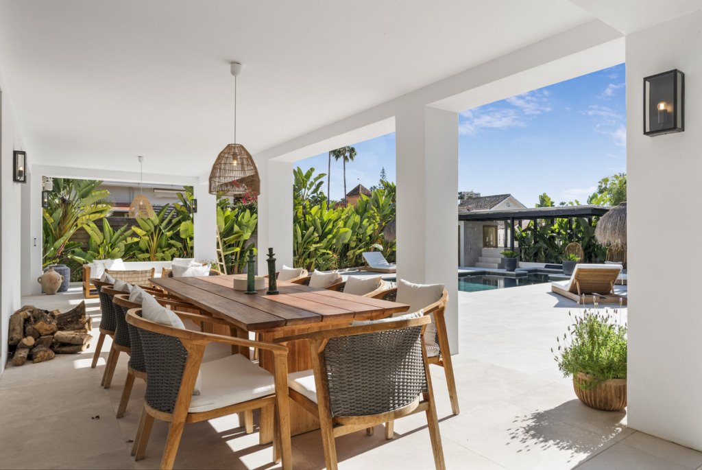Villa – Chalet — Nueva Andalucía