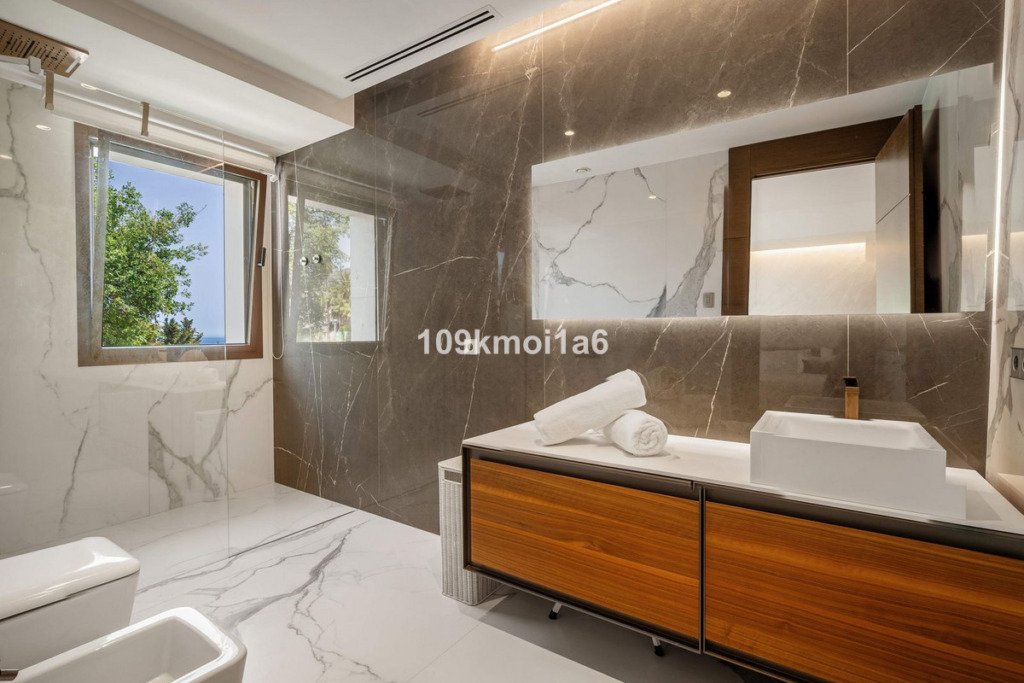 Detached Villa — Sierra Blanca