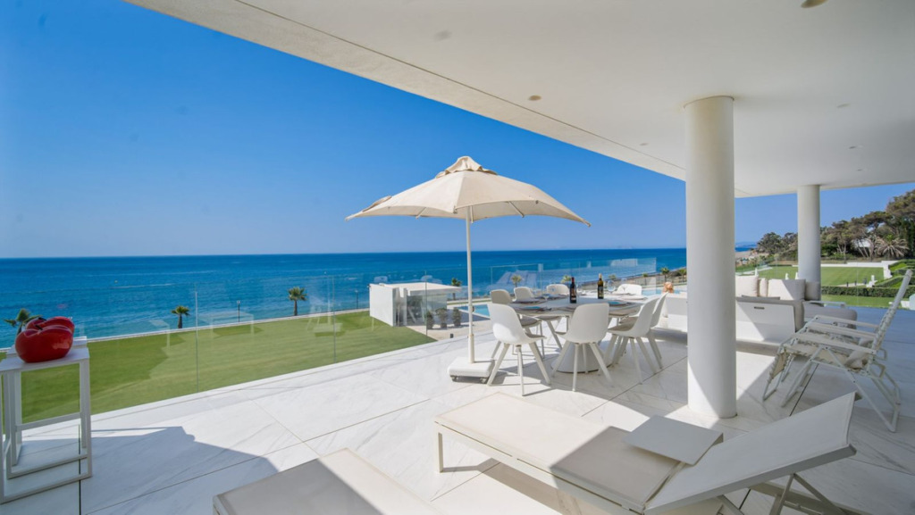 Apartamento Planta Media — Estepona
