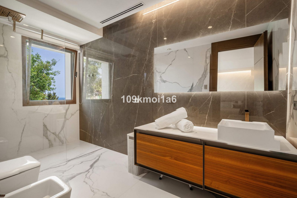 Detached Villa — Sierra Blanca