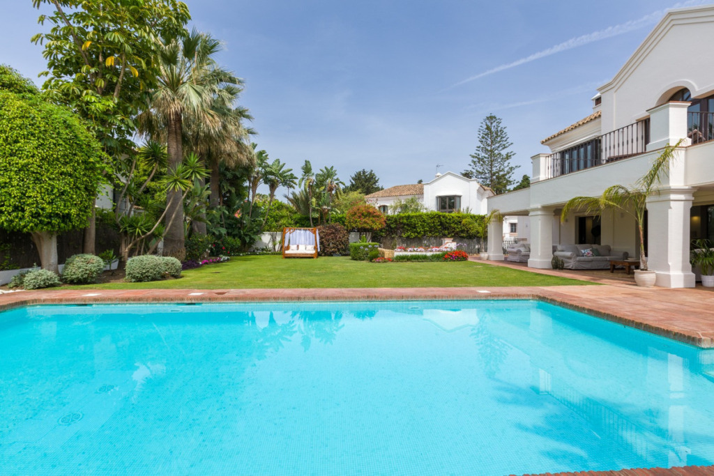 Detached Villa — Guadalmina Baja