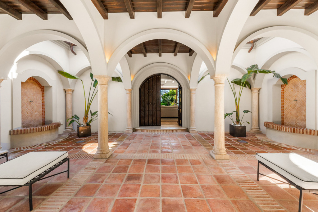 Villa – Chalet — The Golden Mile