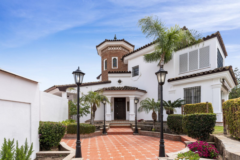Villa – Chalet — Las Chapas