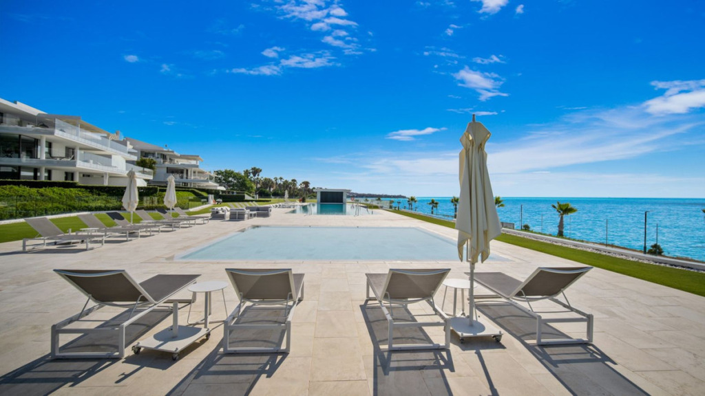 Apartamento Planta Media — Estepona