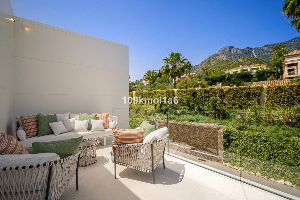 Detached Villa — Sierra Blanca