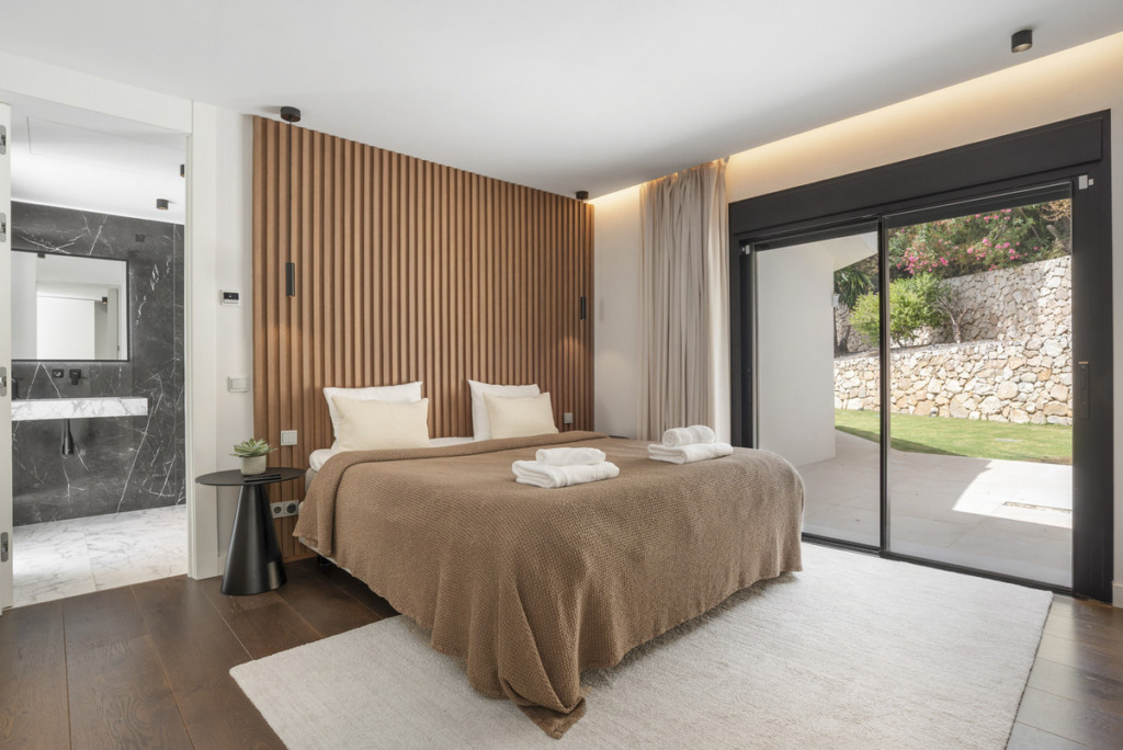 Villa – Chalet — Nueva Andalucía
