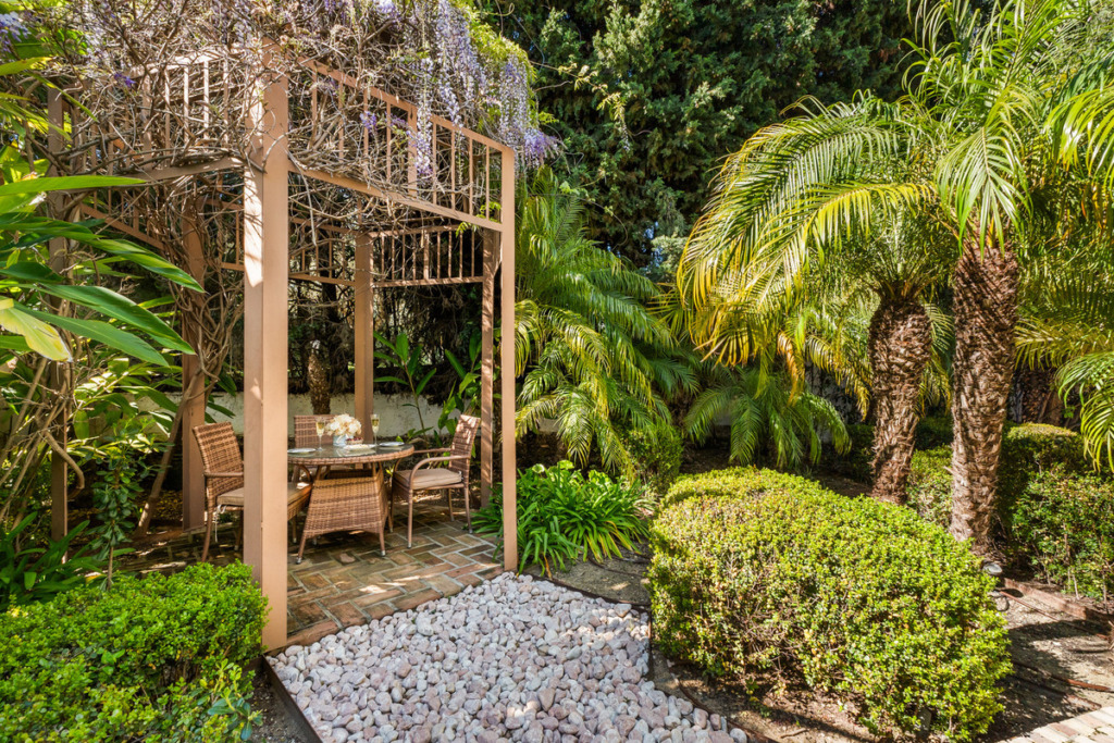 Detached Villa — The Golden Mile