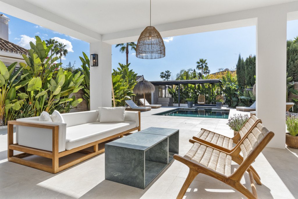 Villa – Chalet — Nueva Andalucía