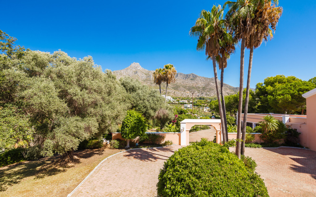 Villa – Chalet — The Golden Mile