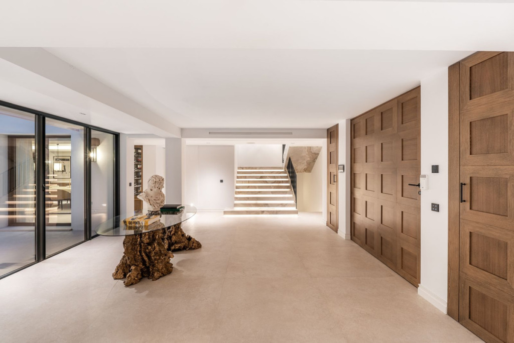 Detached Villa — Las Brisas