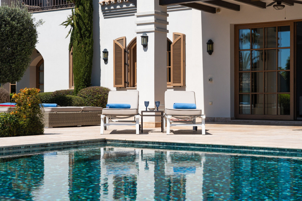 Villa – Chalet — The Golden Mile