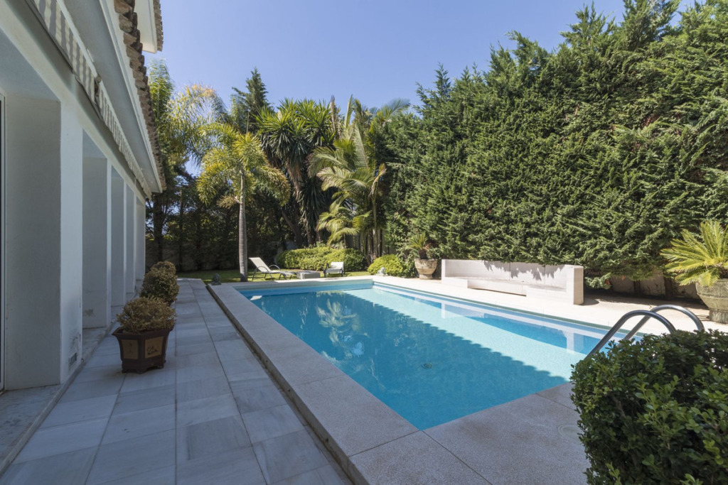 Villa – Chalet — Los Monteros