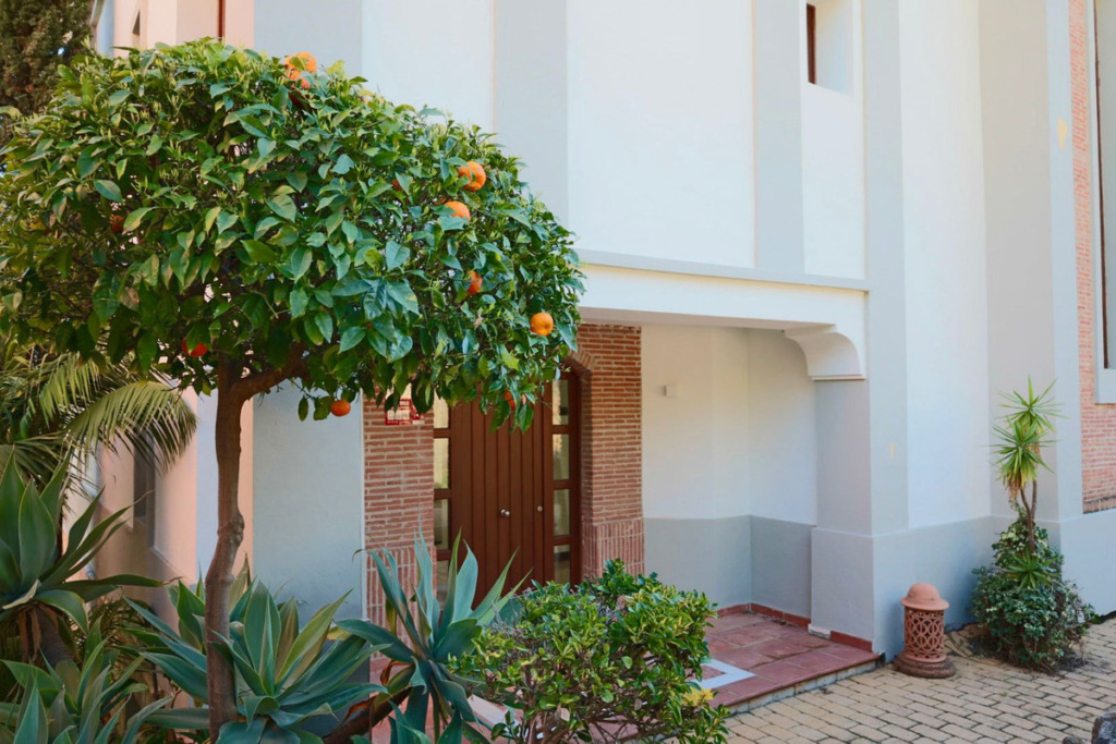 Villa – Chalet — The Golden Mile
