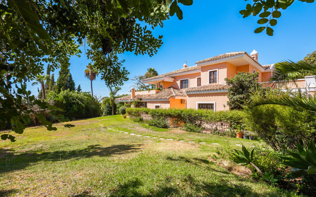 Detached Villa — The Golden Mile