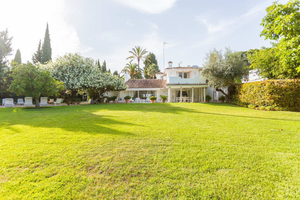 Detached Villa — The Golden Mile