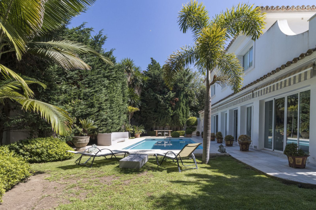 Villa – Chalet — Los Monteros