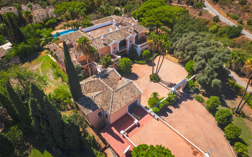 Villa – Chalet — The Golden Mile