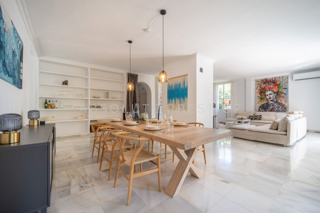 Villa – Chalet — Nueva Andalucía