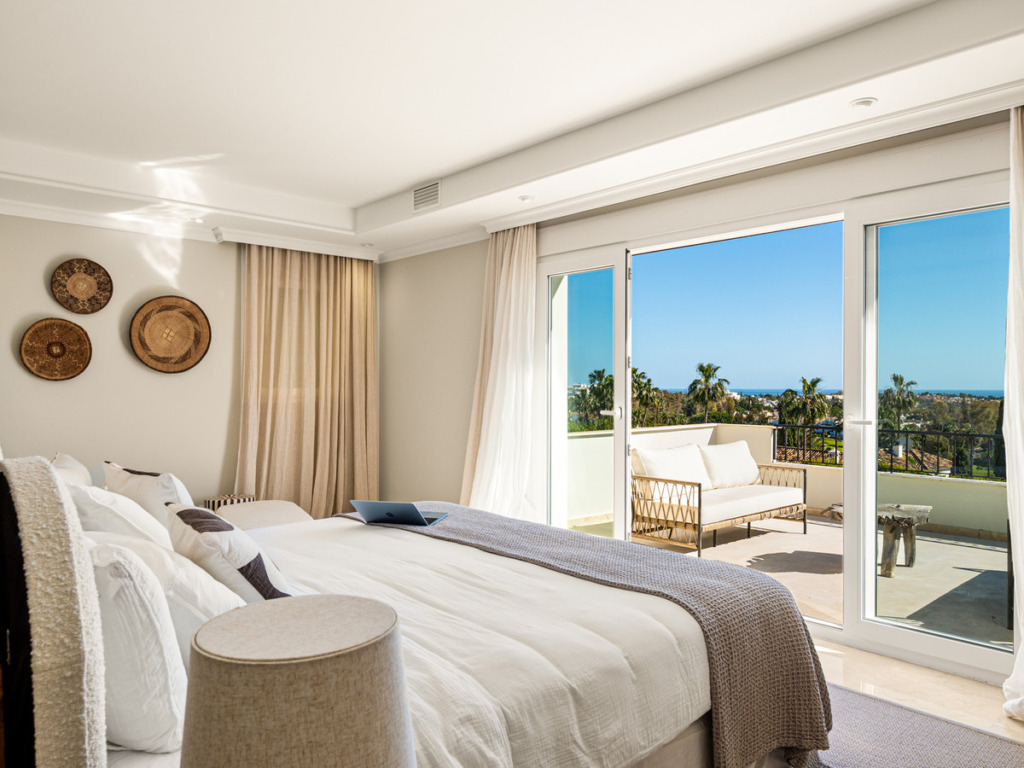 Detached Villa — Nueva Andalucía