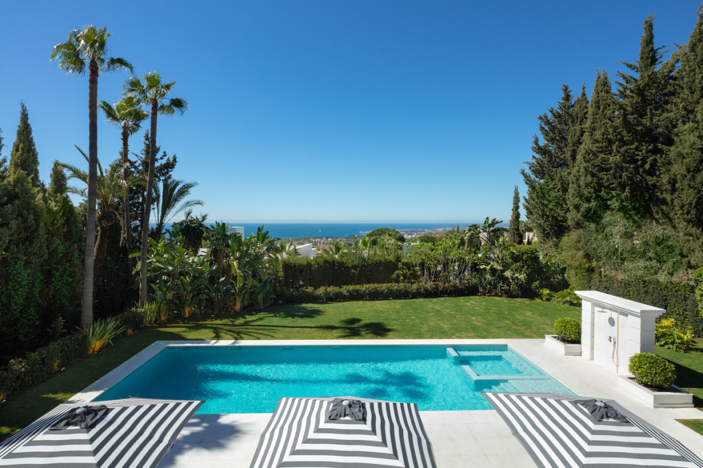 Detached Villa — Sierra Blanca