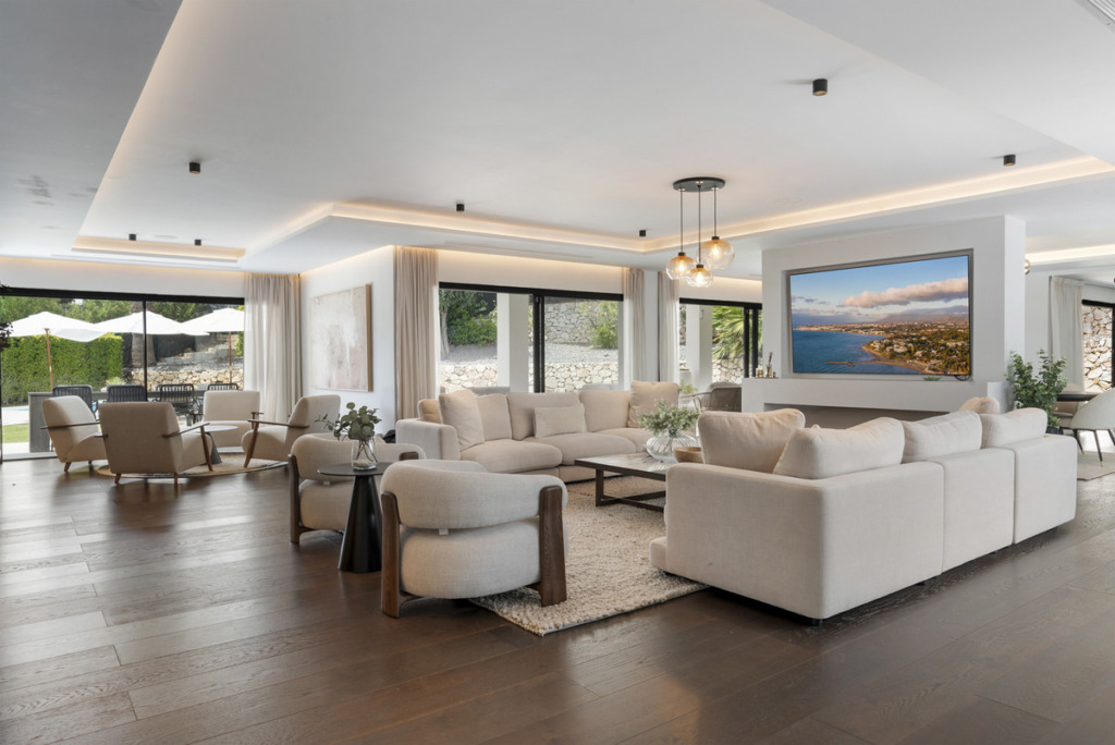Villa – Chalet — Nueva Andalucía