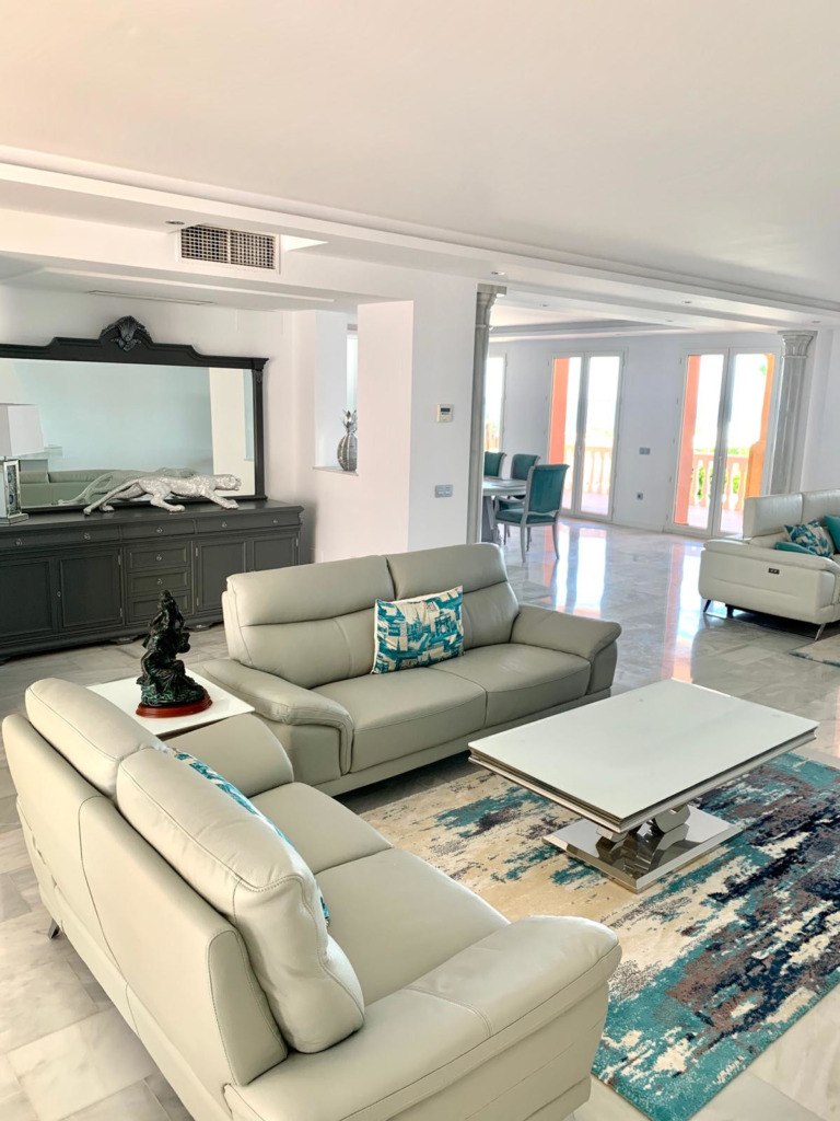 Detached Villa — Calahonda