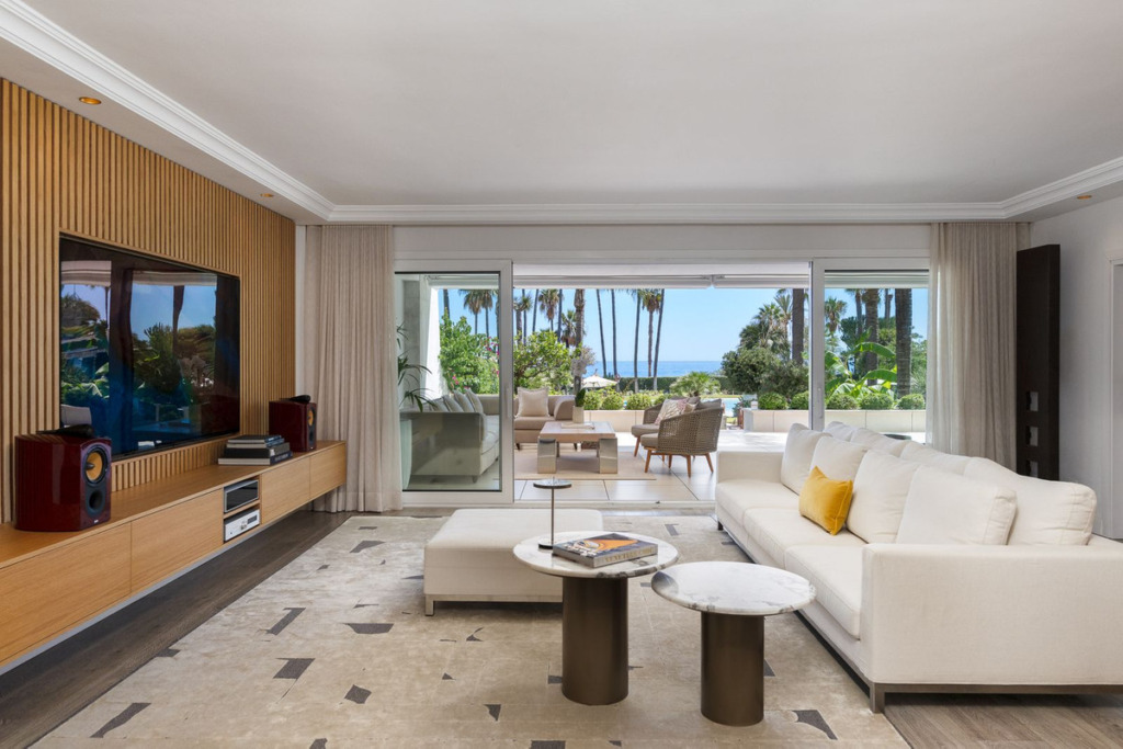 Апартамент нижний этаж — Puerto Banús