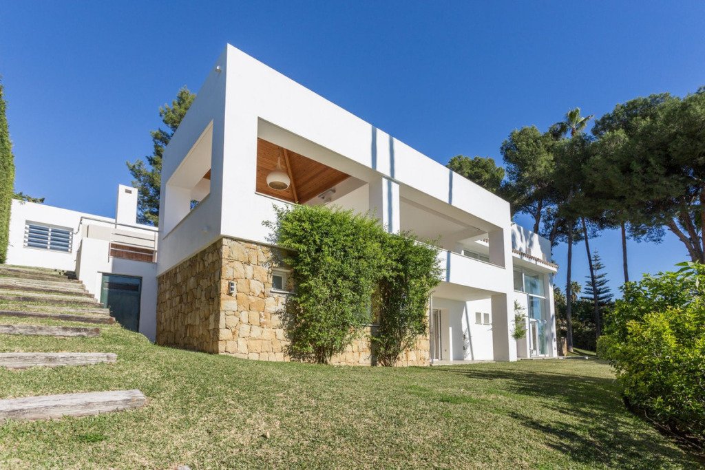 Detached Villa — The Golden Mile