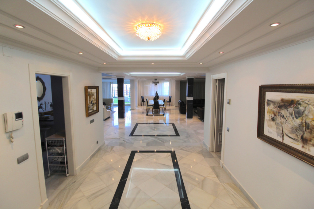 Apartamento Planta Baja — Puerto Banús