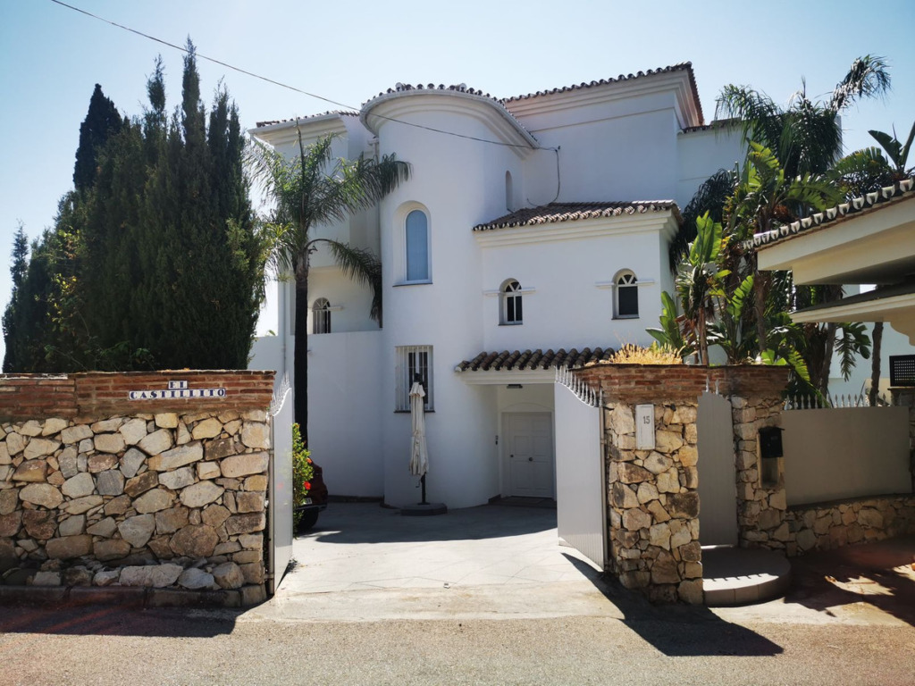 Detached Villa — Atalaya