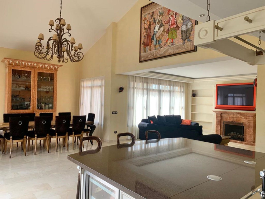 Penthouse Duplex — Puerto Banús