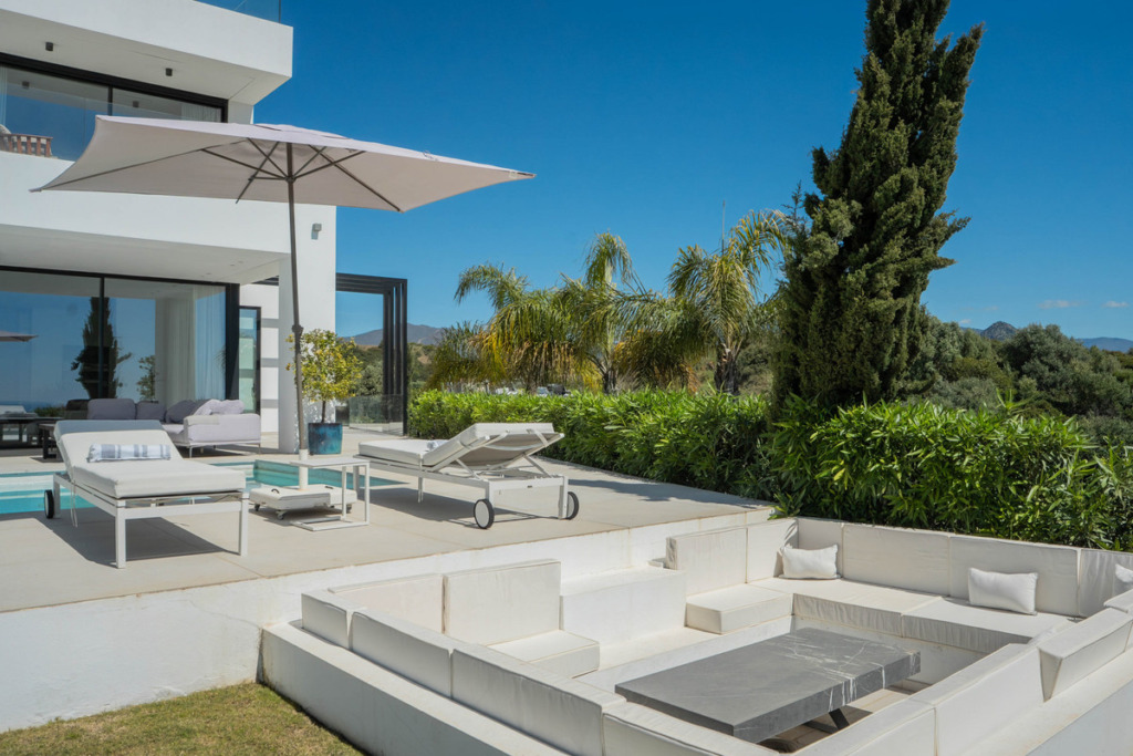 Villa – Chalet — Estepona