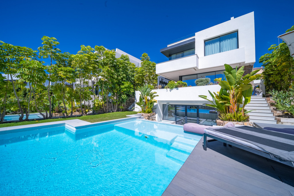 Вилла/Шале — Estepona