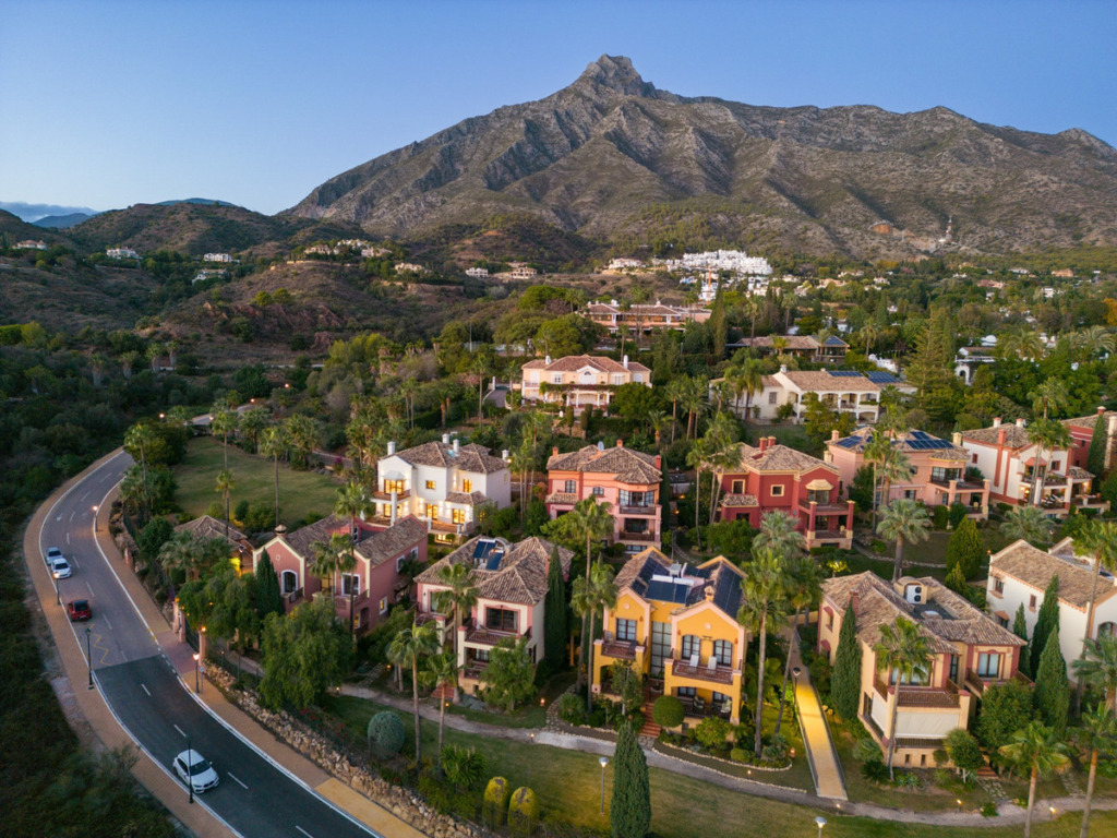 Detached Villa — The Golden Mile