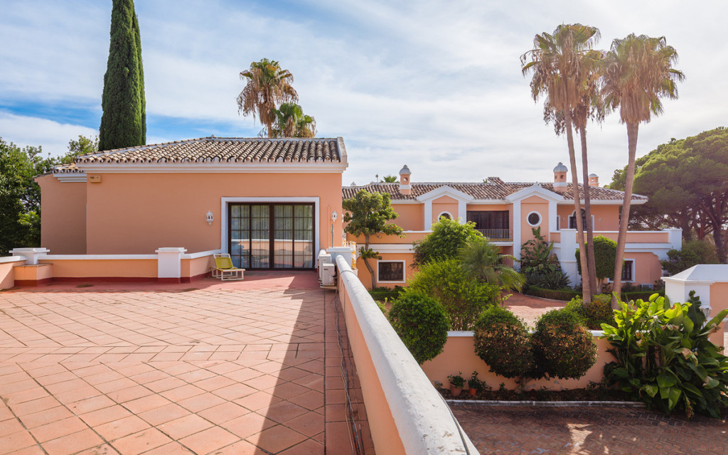 Detached Villa — The Golden Mile