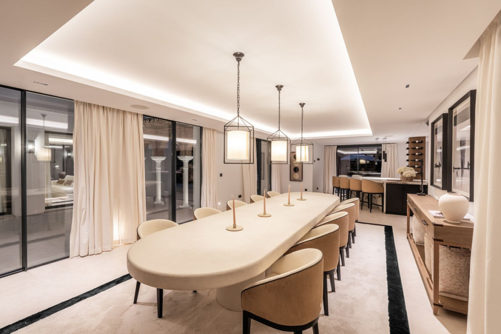 Detached Villa — Las Brisas