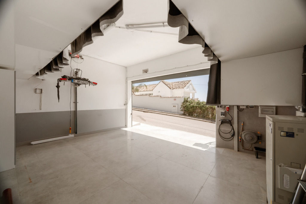 Villa – Chalet — Nueva Andalucía