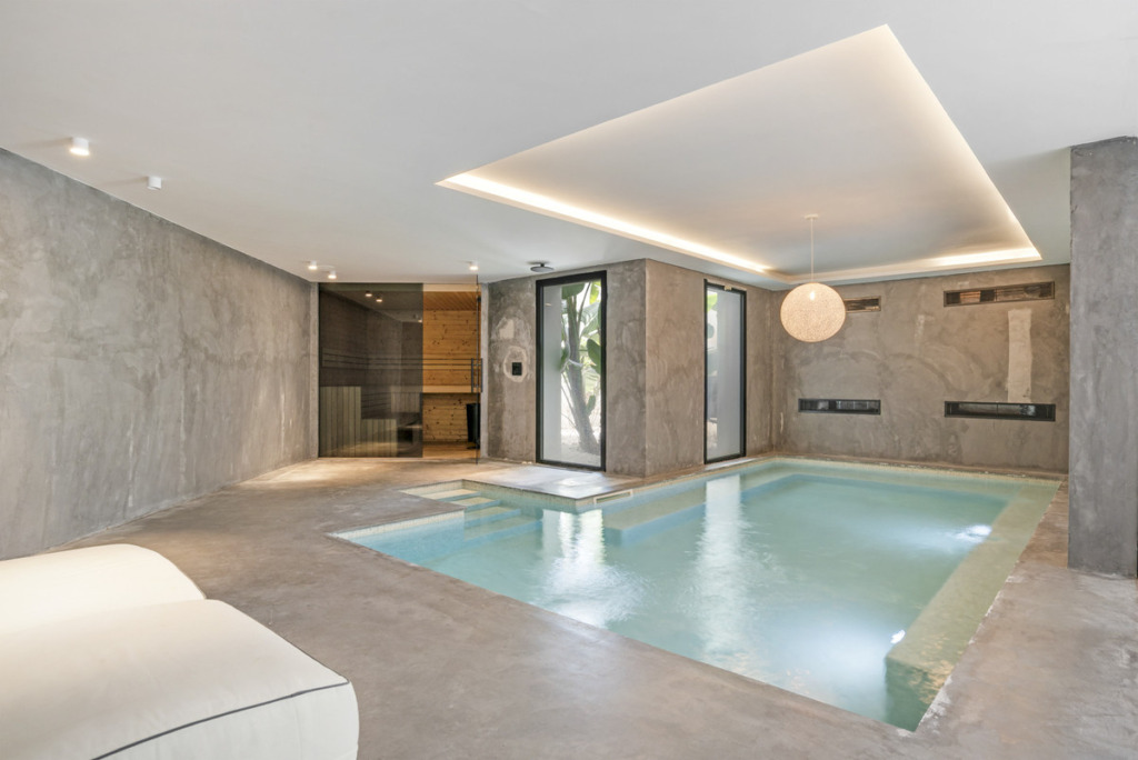 Detached Villa — Nueva Andalucía