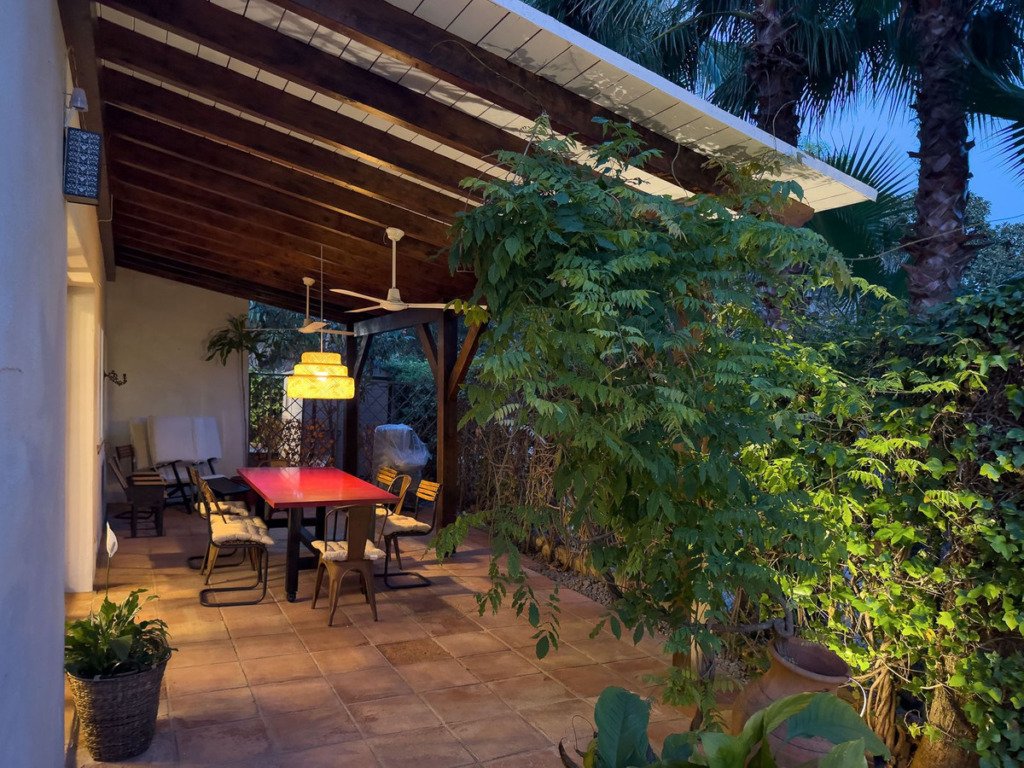 Villa – Chalet — Nueva Andalucía